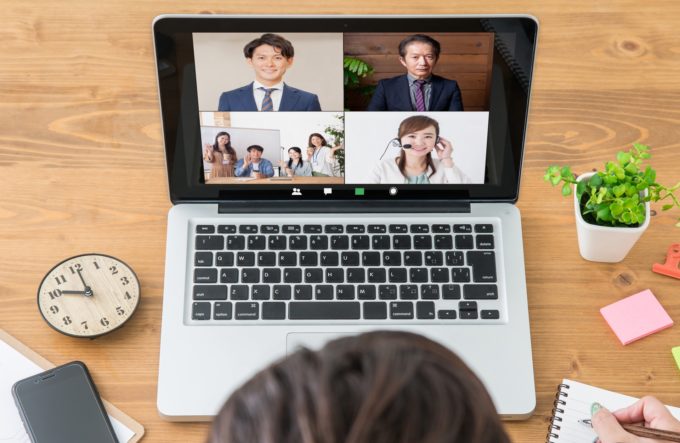 音のストレスをやさしく整える——アコースティックパネルの新しい選択肢