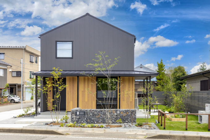 樹木が担う「家の性能」  ― 植栽で、四季と上手に付き合う住まい